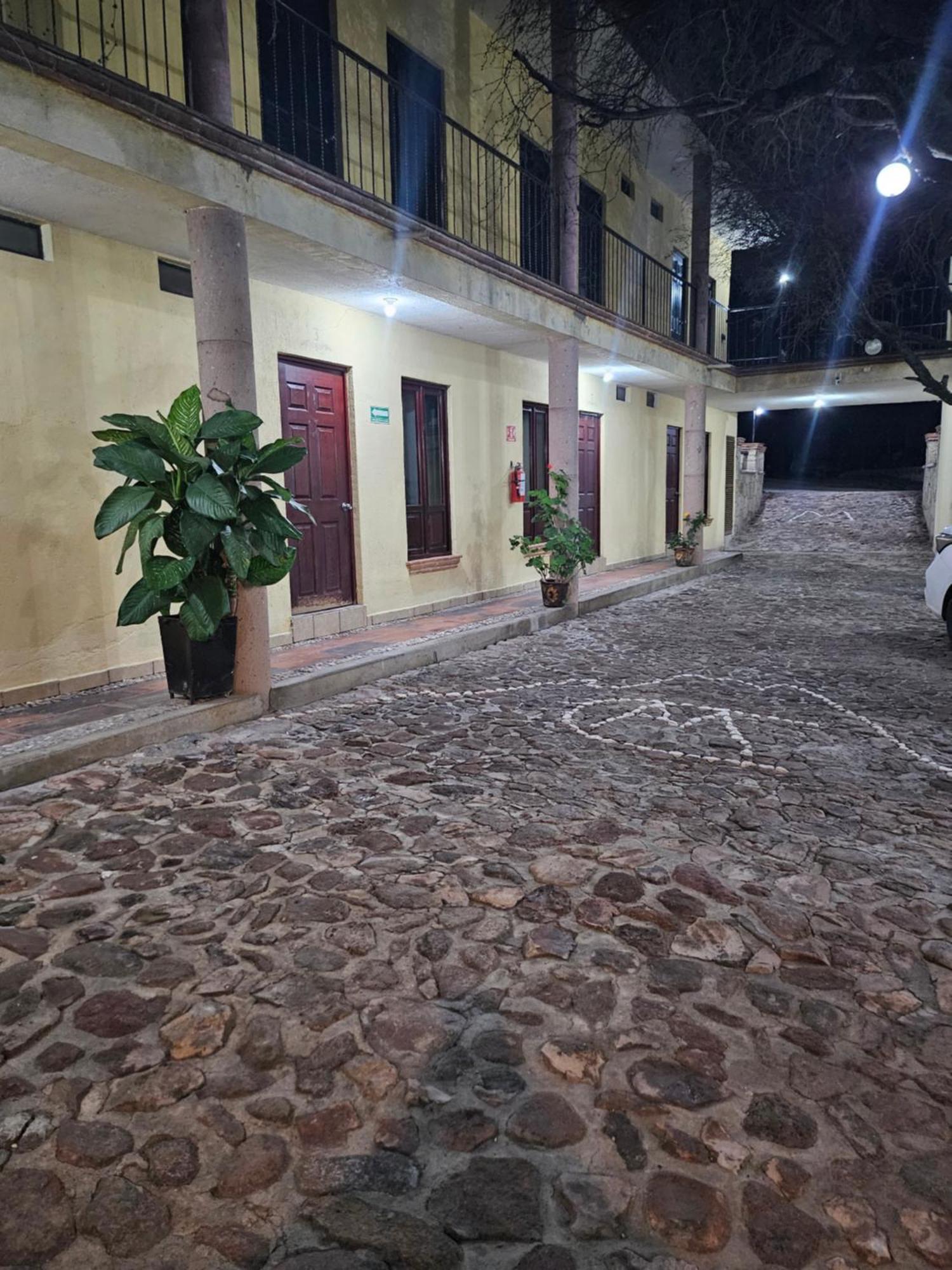 Hotel Villa Aurora Bernal Buitenkant foto