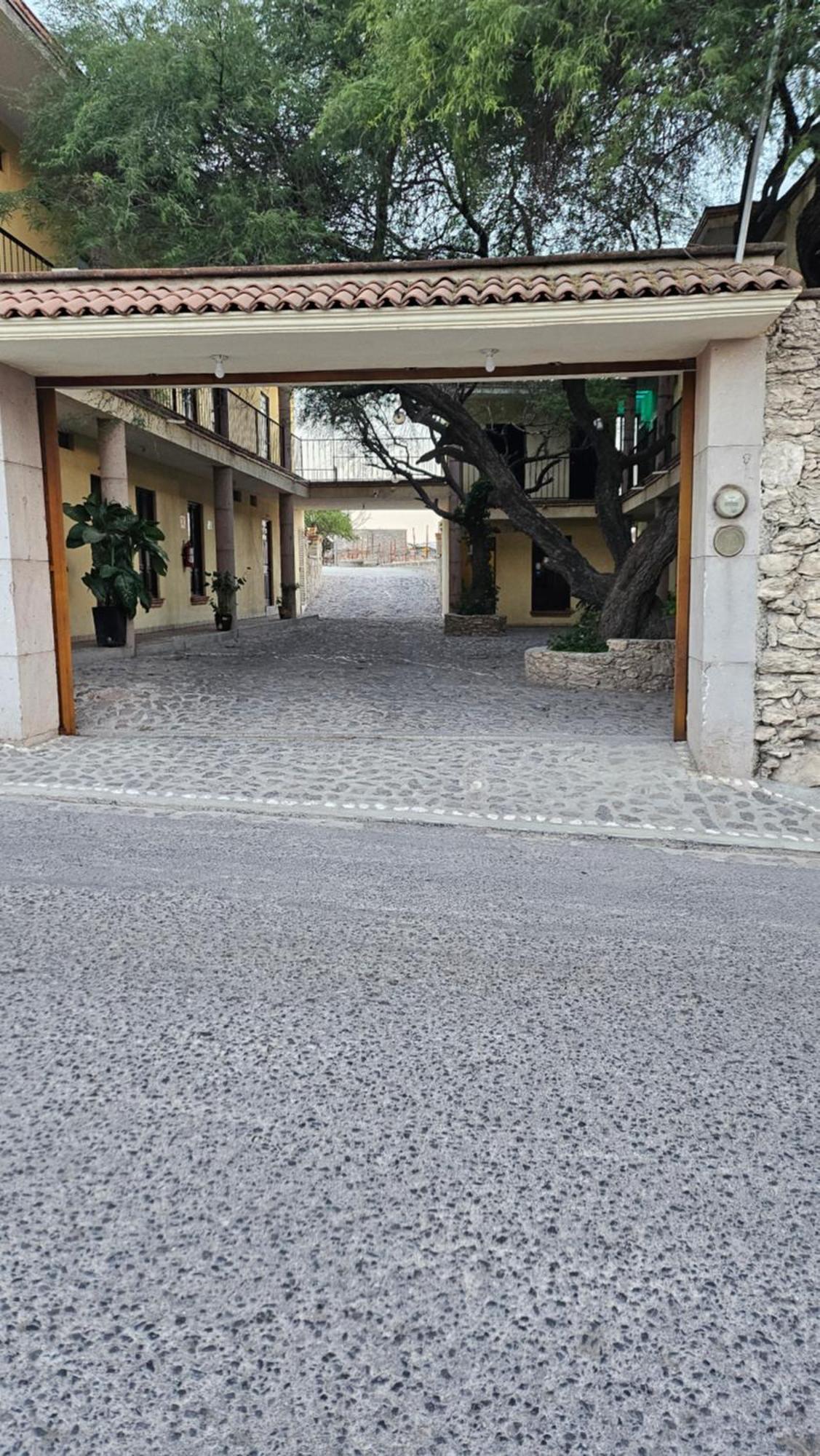 Hotel Villa Aurora Bernal Buitenkant foto